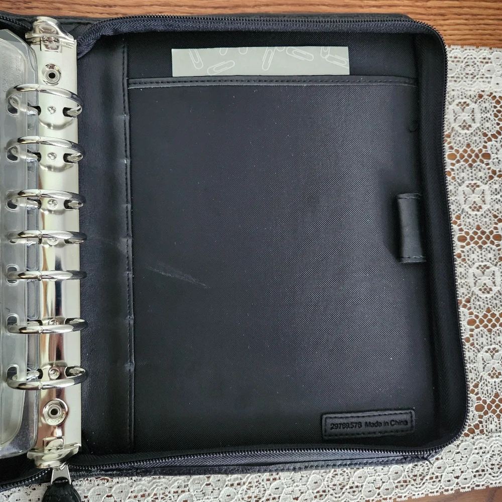 Franklin Covey Black Classic Zip Rings Planner